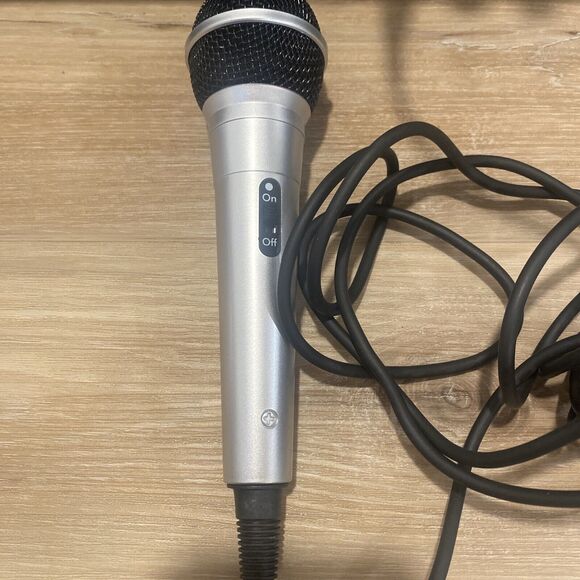 Craig CD+ Graphics Karaoke System w/5" Monitor, Microphone & Video Camera CG8400 - Picture 9 of 13